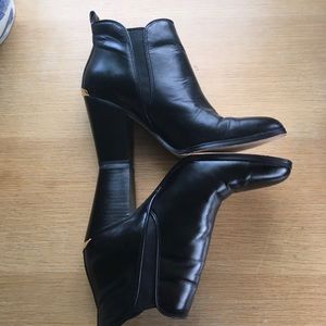 Michael Kors Heeled Leather Ankle Boot Black